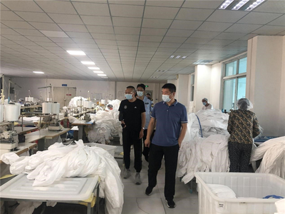 荊州區(qū)市場監(jiān)管局強化監(jiān)管 守護個人衛(wèi)生用品質量 助力企業(yè)復工復產